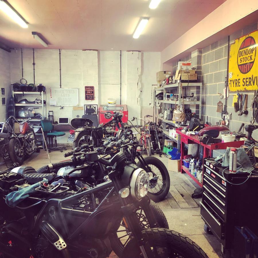 Union Road Moto Velo Accommodation Crediton Buitenkant foto
